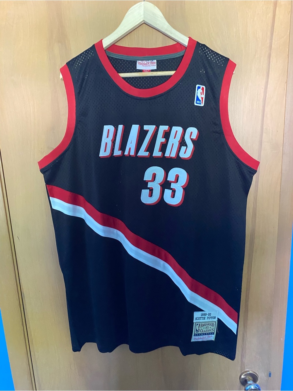 Mitchell & Ness Portland Trail Blazers Scottie Pippen throwback Jersey